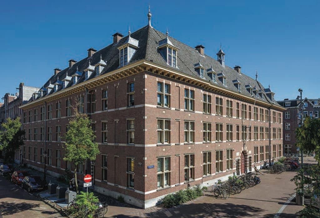 Appartementencomplex Lusterhof  schilderproject in Amsterdam